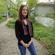 Leslie Tall Manning Headshot